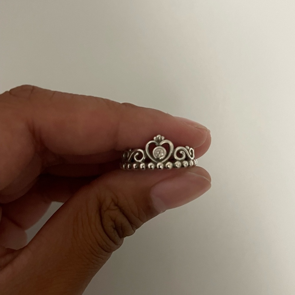 Pandora ring size 5.5 crown ring